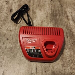 Milwaukee M12 Lithium-ion Battery Charger - Red (48-59-2401)
